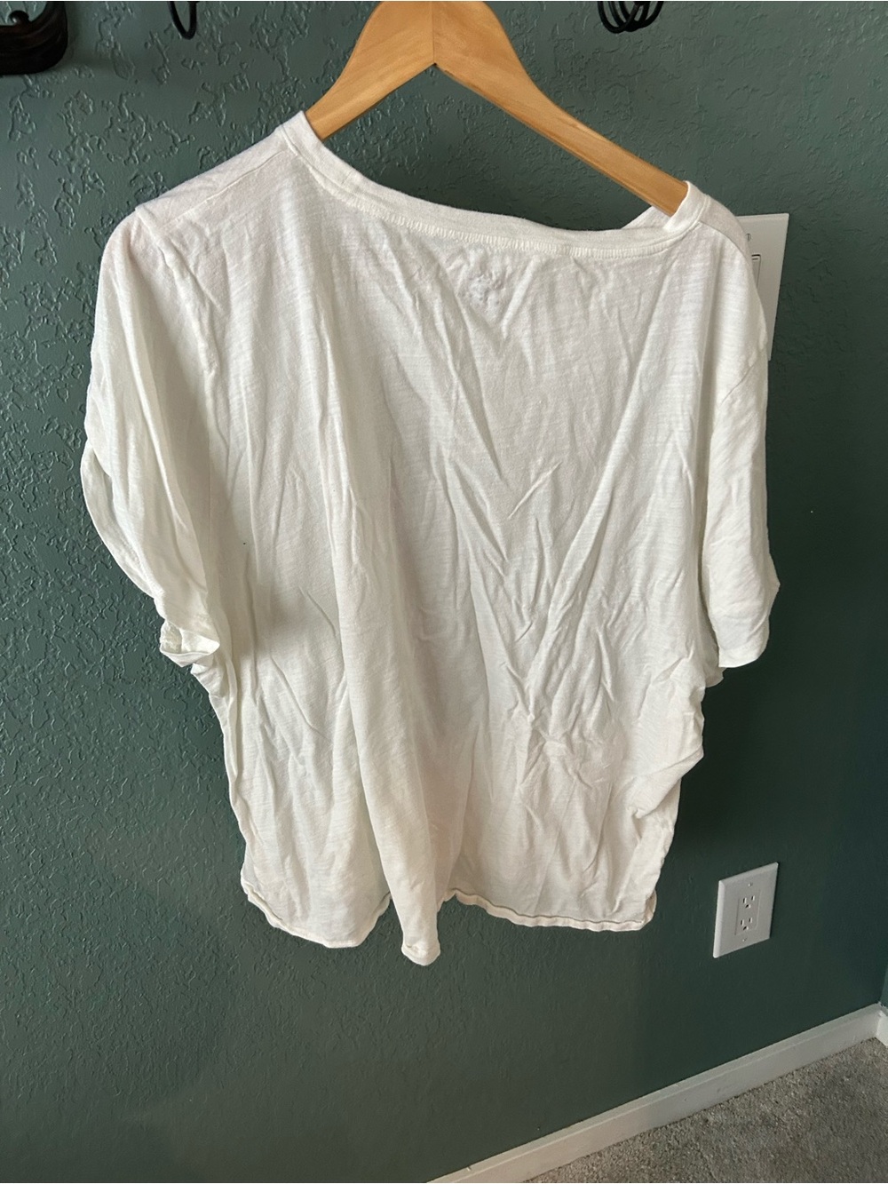 J. Crew White Scoop Neck Tee with Pink & Green Floral Print; 3X - Picture 4 of 4